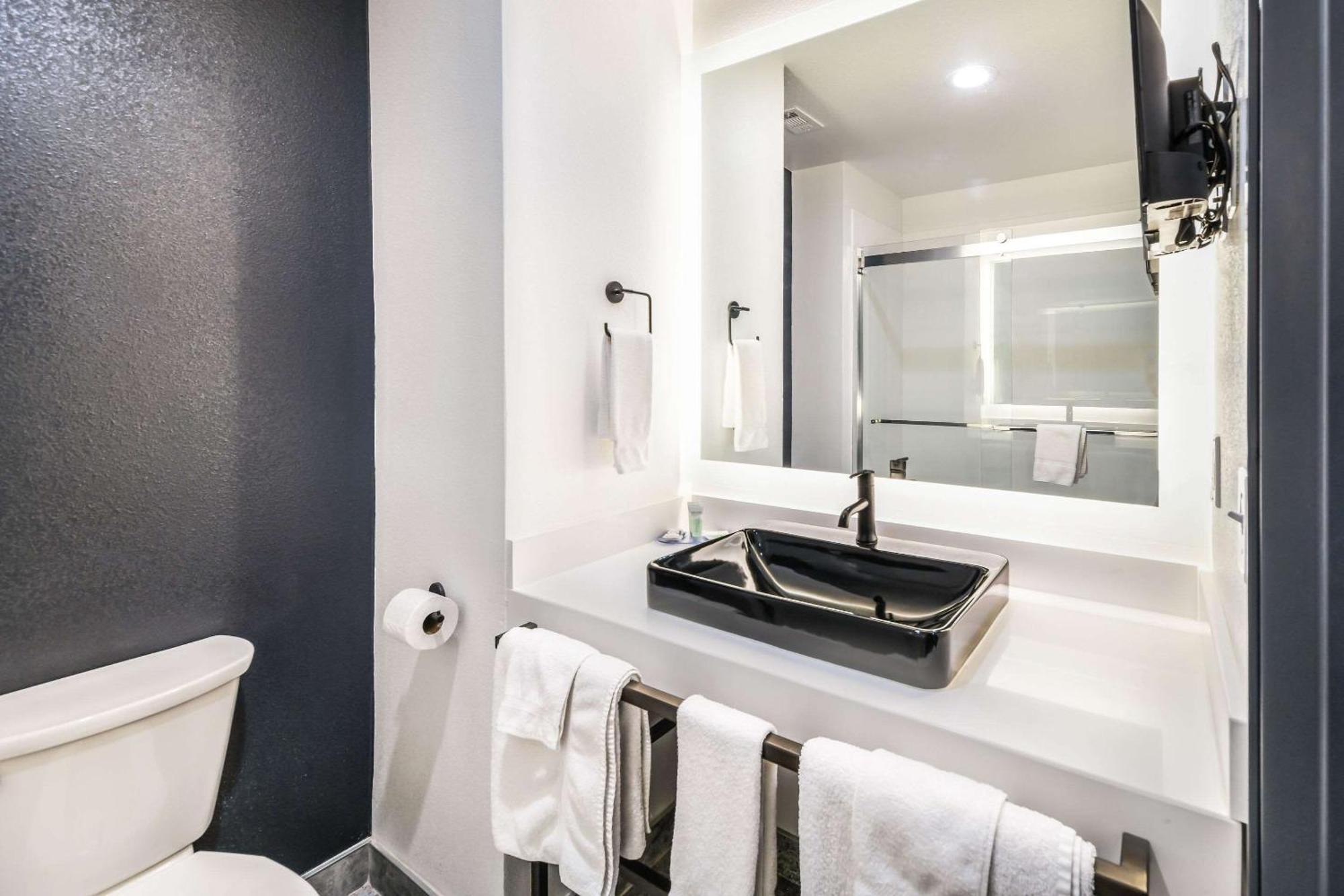Hy-Lo Hotel, Ascend Hotel Collection Calera Екстериор снимка