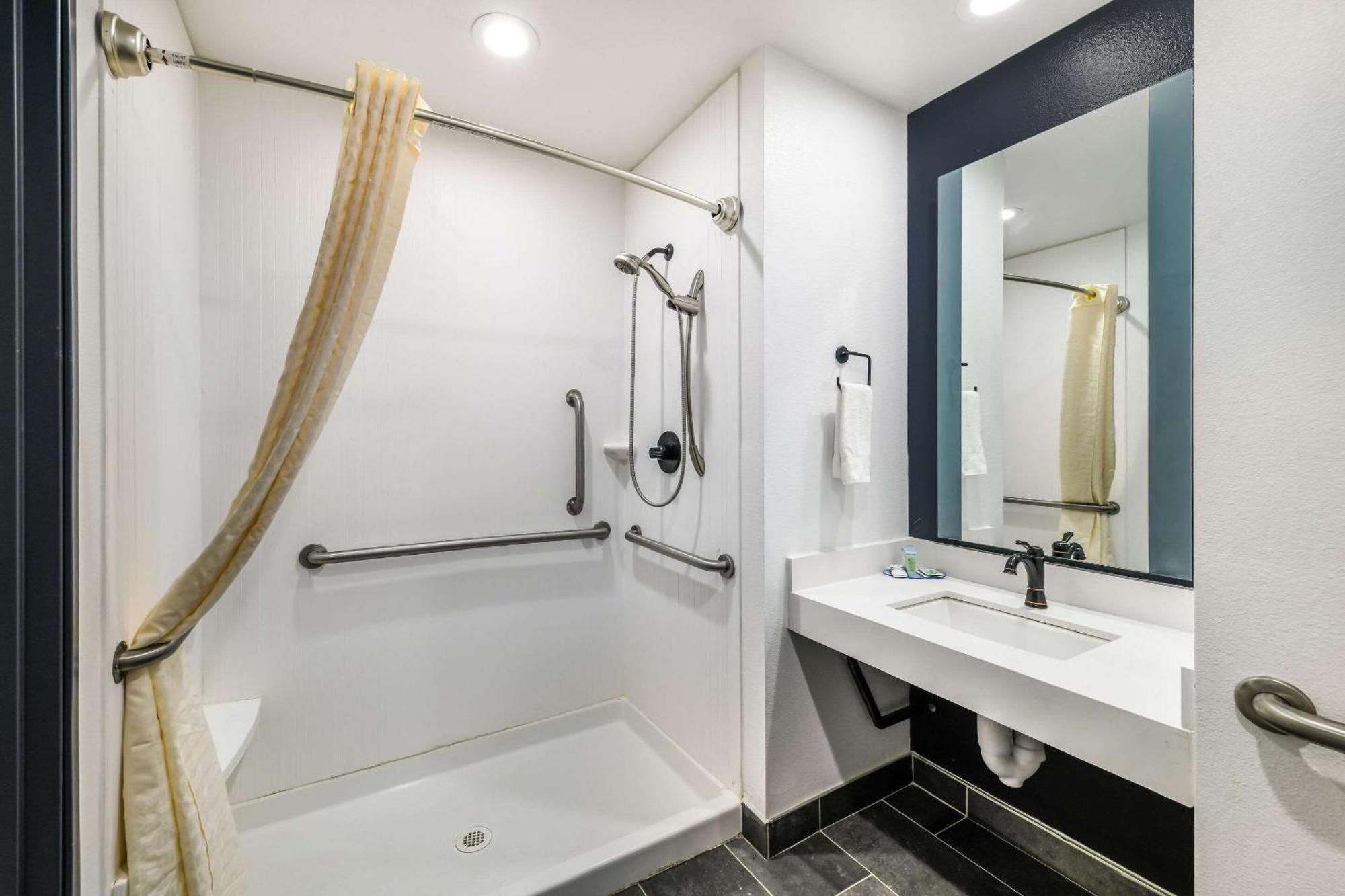 Hy-Lo Hotel, Ascend Hotel Collection Calera Екстериор снимка