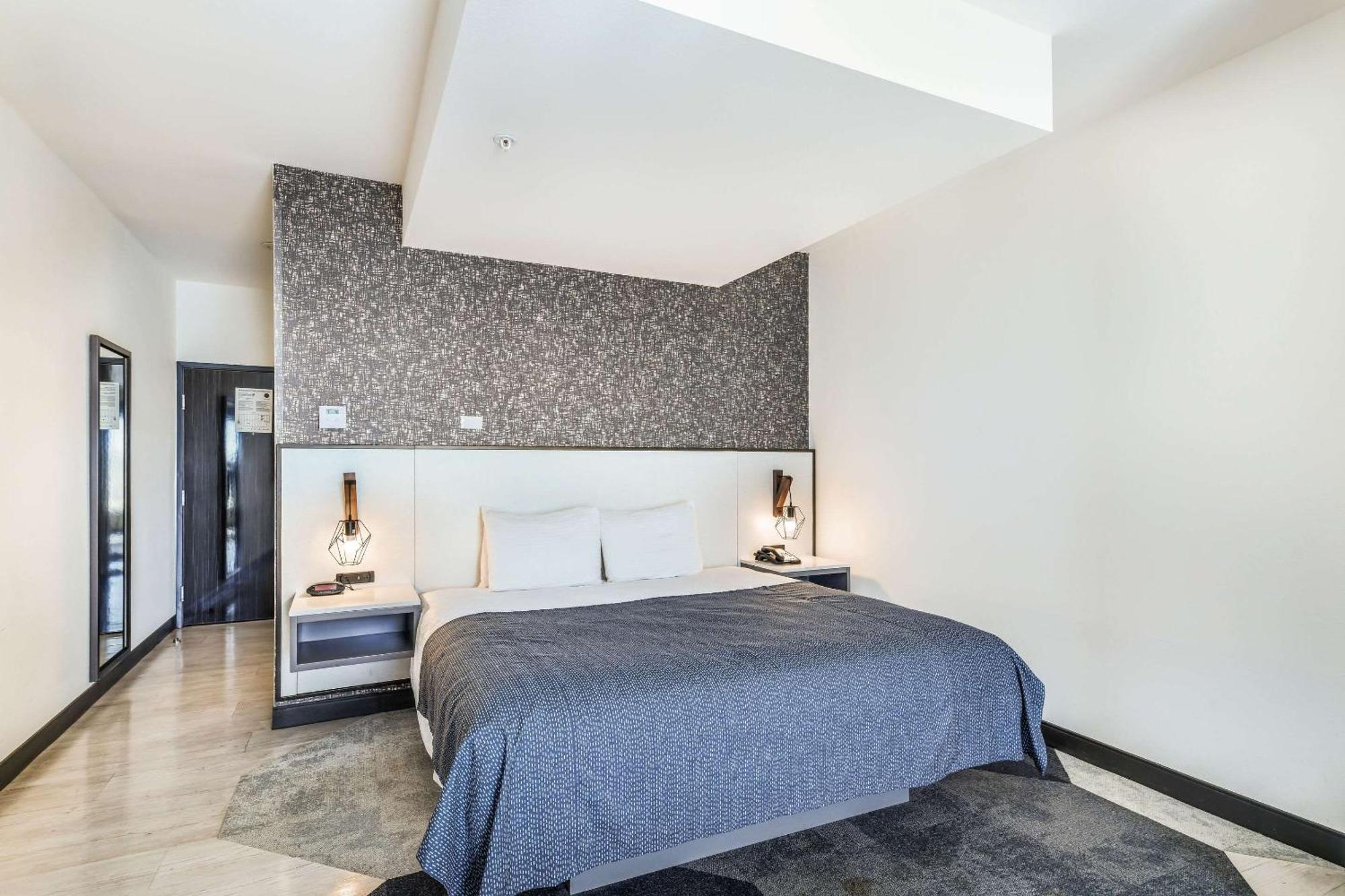 Hy-Lo Hotel, Ascend Hotel Collection Calera Екстериор снимка